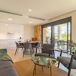 Deluxe Flat Surrounded By Nature Apartment