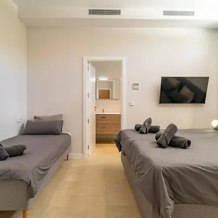 Deluxe Flat Surrounded By Nature Apartment